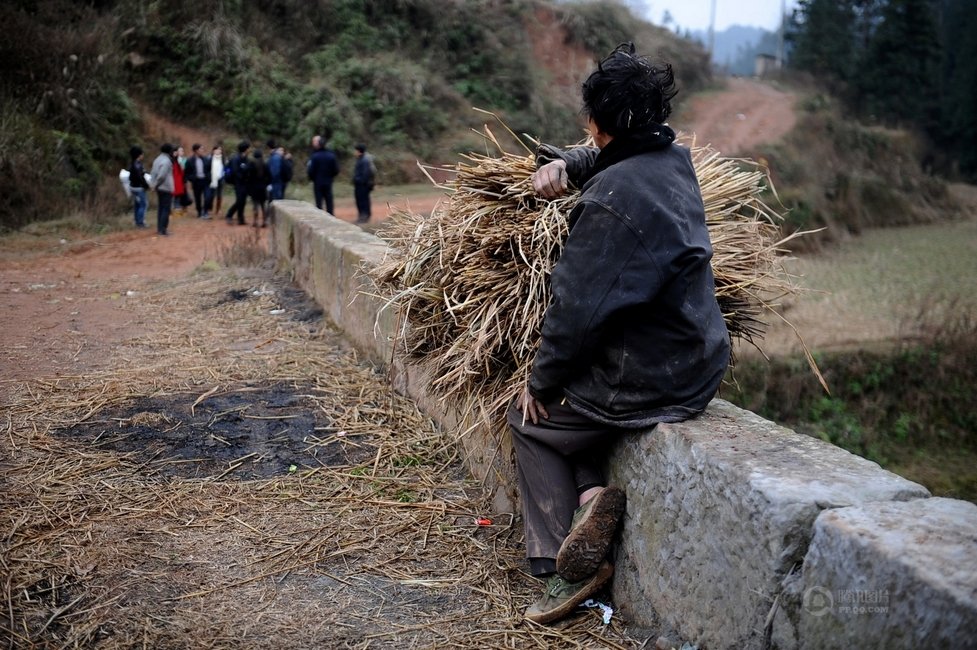 12歲女孩被"嫁"給28歲男人 12歲女孩被"嫁"給28歲男人