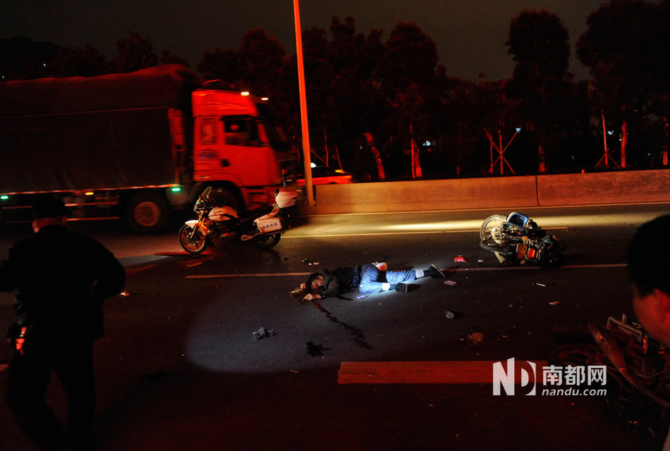 電動(dòng)車(chē)被撞引連環(huán)車(chē)禍 電動(dòng)車(chē)被撞引連環(huán)車(chē)禍