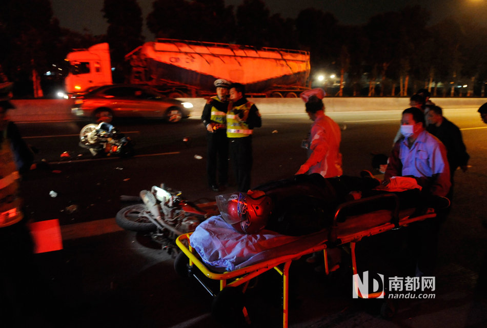 電動(dòng)車(chē)被撞引連環(huán)車(chē)禍 電動(dòng)車(chē)被撞引連環(huán)車(chē)禍