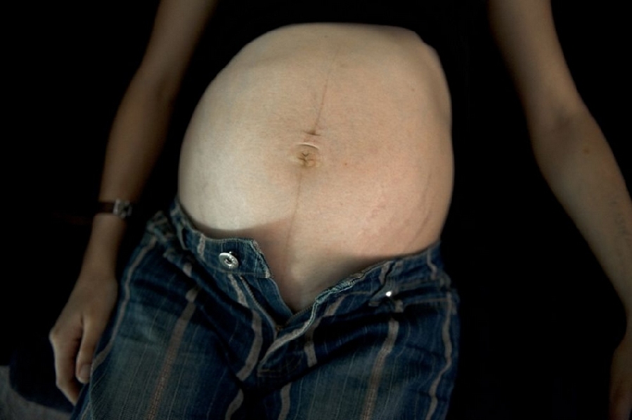 年輕單親媽媽的艱難生活 年輕單親媽媽的艱難生活