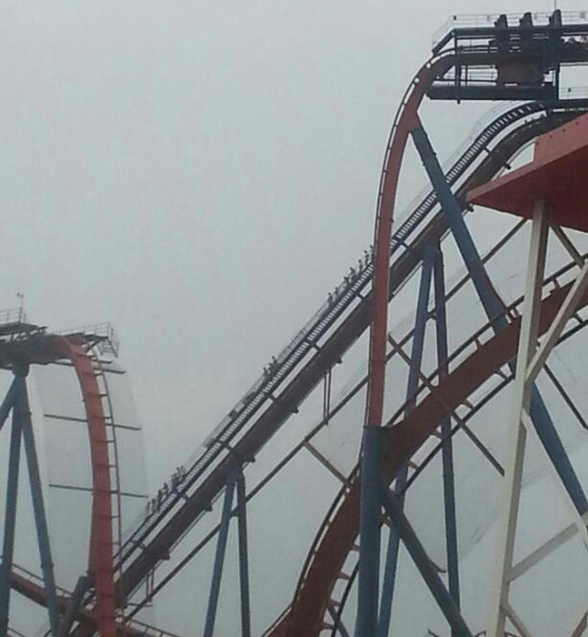 上海過山車卡在半空 上海過山車卡在半空