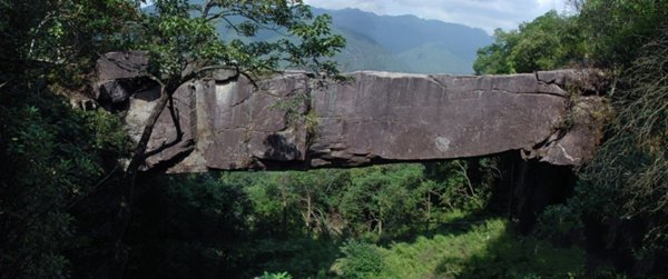 見(jiàn)證浪漫愛(ài)情 盤點(diǎn)中國(guó)浪漫愛(ài)情橋