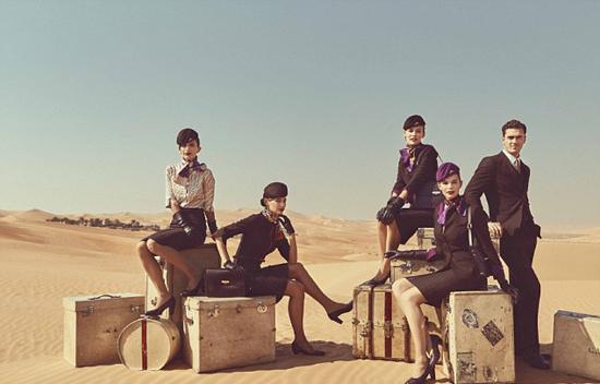 全球最不方便工作的空姐制服:太貼身太性感 全球最不方便工作的空姐制服:太貼身太性感