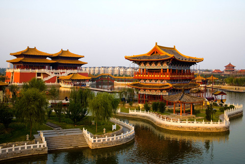 領(lǐng)略北宋的盛世繁榮 開(kāi)封清明上河園 領(lǐng)略北宋的盛世繁榮 開(kāi)封清明上河園