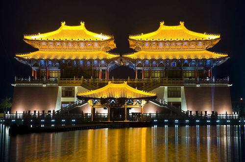 領(lǐng)略北宋的盛世繁榮 開(kāi)封清明上河園 領(lǐng)略北宋的盛世繁榮 開(kāi)封清明上河園