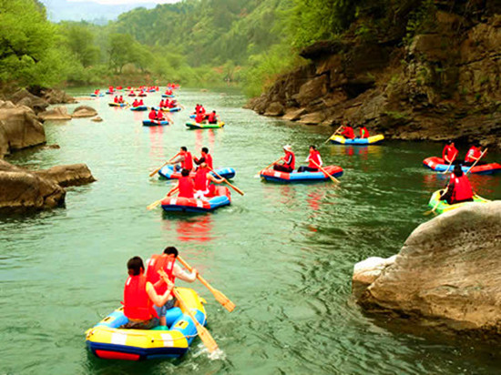 清涼一夏 河南多地歡樂(lè)親水游 清涼一夏 河南多地歡樂(lè)親水游