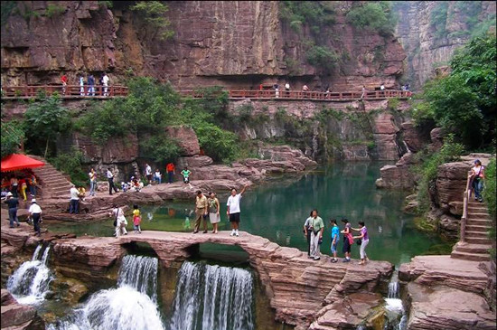 焦作市榮獲2013年度中國(guó)旅游競(jìng)爭(zhēng)力百?gòu)?qiáng)城市稱(chēng)號(hào) 焦作市榮獲2013年度中國(guó)旅游競(jìng)爭(zhēng)力百?gòu)?qiáng)城市稱(chēng)號(hào)