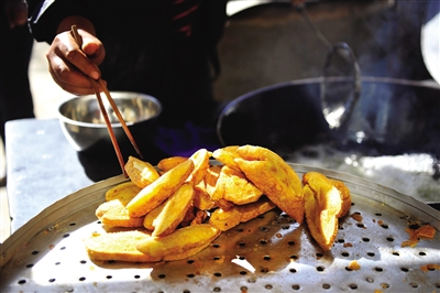陜北特色小吃黃炸糕。