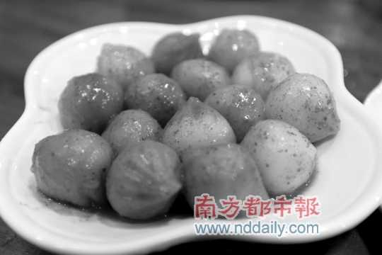 碧紗籠的水晶包,帶著咖啡味。