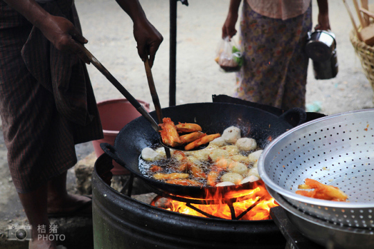 緬甸，繽紛的街邊平民小吃
