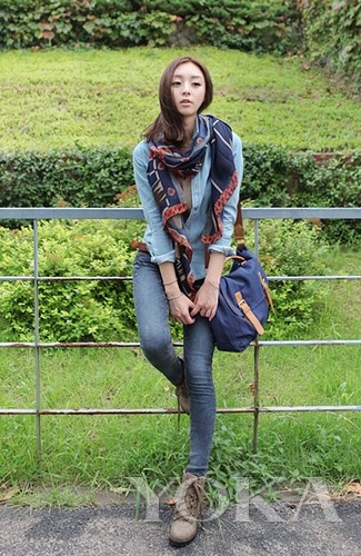 寒冬PK內(nèi)秀時(shí)尚 輕薄圍巾是主角 寒冬PK內(nèi)秀時(shí)尚 輕薄圍巾是主角