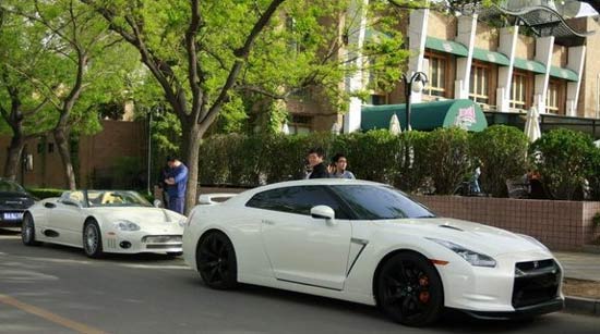 　網(wǎng)傳王爍的500萬(wàn)豪車(chē)