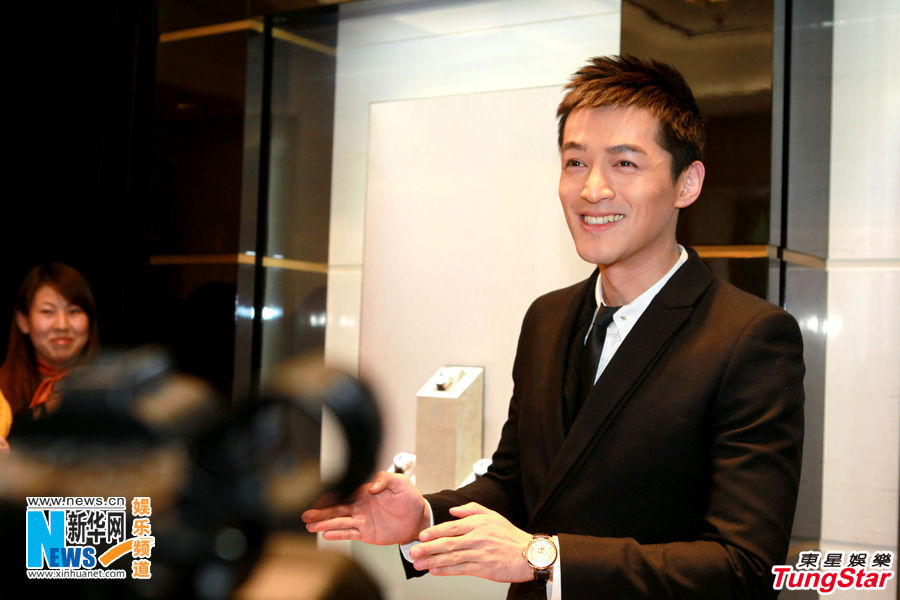 胡歌預(yù)為餐廳員工發(fā)獎金 呼吁保障演員生命安全 胡歌預(yù)為餐廳員工發(fā)獎金 呼吁保障演員生命安全