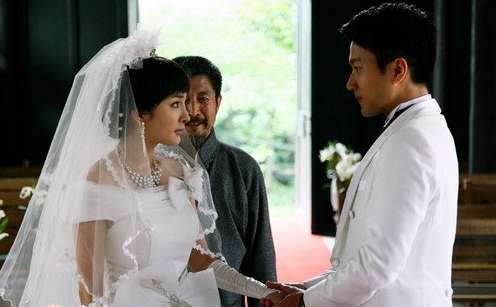 楊冪劉愷威婚紗造型。