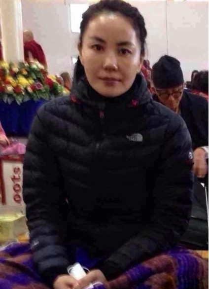 網(wǎng)友曝王菲現(xiàn)身泰國參加禪修班。