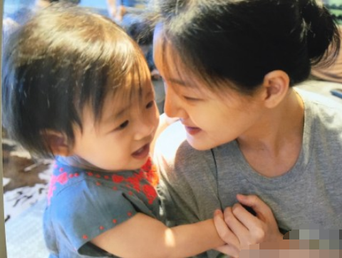 大S素顏與愛女合影示愛:感謝你當(dāng)我的孩子 大S素顏與愛女合影示愛:感謝你當(dāng)我的孩子