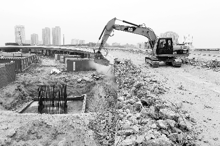 昨日，這座立交橋開始正式拆除