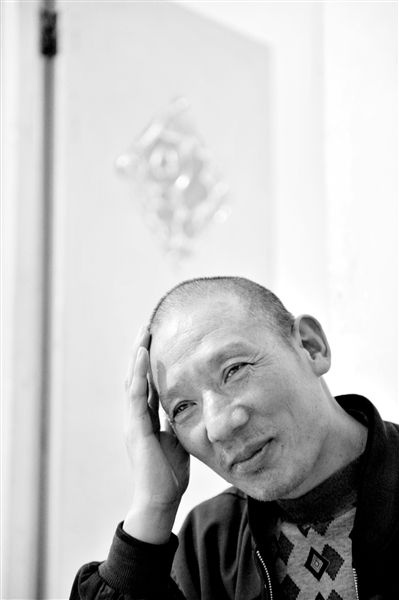 因涉嫌一起奸殺幼女事件，李懷亮被羈押近12年，三次審判，三次因“證據(jù)不足”被撤銷。 本版圖片均為資料圖片