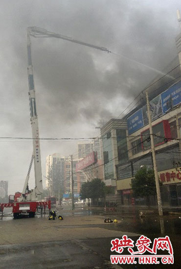 圖為火災(zāi)現(xiàn)場(chǎng) 圖為火災(zāi)現(xiàn)場(chǎng)