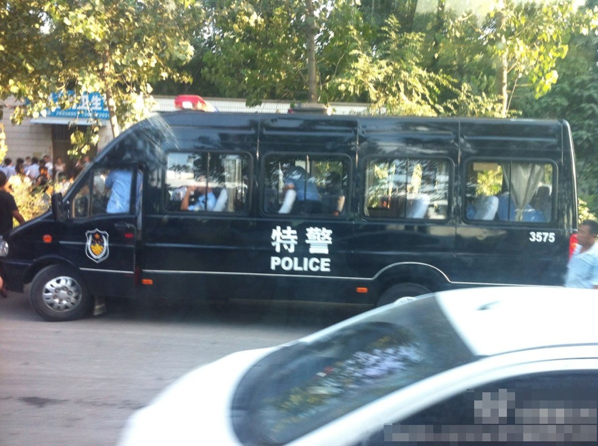 安陽公交車發(fā)生持刀搶劫案2死13傷 圖片來源網(wǎng)絡 安陽公交車發(fā)生持刀搶劫案2死13傷 圖片來源網(wǎng)絡