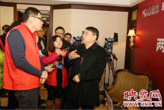 朱夏炎視察映象網(wǎng)全國兩會(huì)北京演播室 寄語爭(zhēng)做第一 朱夏炎視察映象網(wǎng)全國兩會(huì)北京演播室 寄語爭(zhēng)做第一