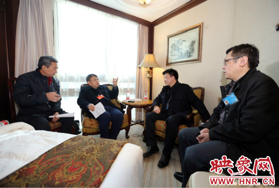 朱夏炎視察映象網(wǎng)全國兩會(huì)北京演播室 寄語爭(zhēng)做第一 朱夏炎視察映象網(wǎng)全國兩會(huì)北京演播室 寄語爭(zhēng)做第一