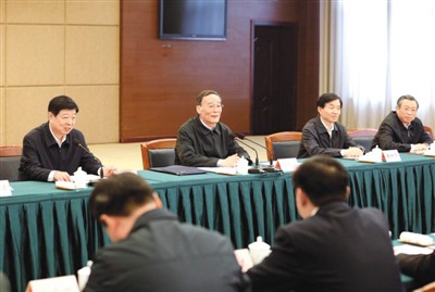 3月25日，王岐山在山東省臨沂市蒙陰縣主持召開(kāi)蒙陰縣委常委擴(kuò)大會(huì)議。