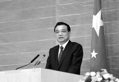 當?shù)貢r間5月5日，國務(wù)院總理李克強在非盟會議中心發(fā)表演講。圖/中國政府網(wǎng)