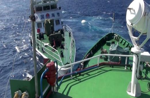 越南拍攝的中國?？樟α孔o(hù)衛(wèi)981鉆井平臺。