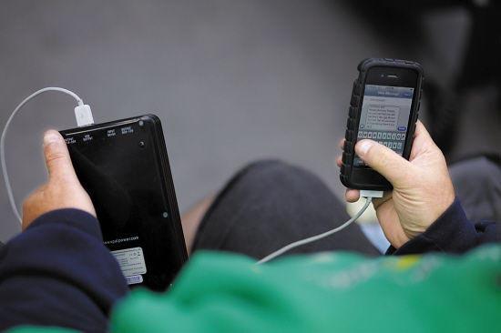 民航局規(guī)定:旅客每人最多攜帶兩個(gè)充電寶乘機(jī) 民航局規(guī)定:旅客每人最多攜帶兩個(gè)充電寶乘機(jī)