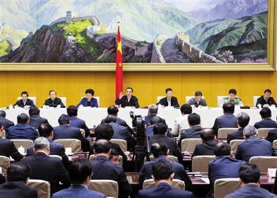 5月12日，國務(wù)院召開推進(jìn)簡政放權(quán)放管結(jié)合職能轉(zhuǎn)變工作電視電話會議，李克強(qiáng)總理發(fā)表講話。新華社記者