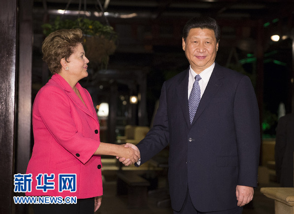 3月27日，國家主席習近平在南非德班會見巴西總統(tǒng)羅塞夫。新華社記者 蘭紅光 攝