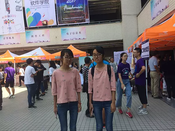 雙胞胎姐妹花劉玲馨、劉玲潔。