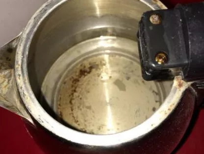 太惡心！女游客竟用酒店燒水壺煮自己的臟內(nèi)褲