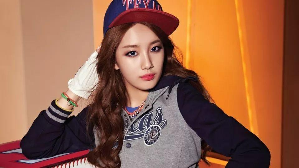 從李敏鎬到李棟旭，再次分手的“男神收割機”裴秀智被嘲太花心？