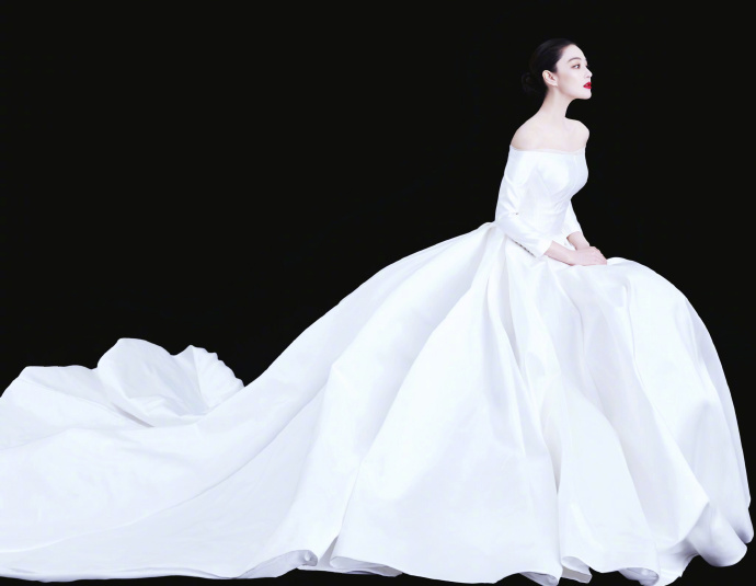 張馨予的婚紗成了淘寶爆款，知道價格后讓人大跌眼鏡！