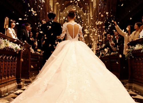 張馨予的婚紗成了淘寶爆款，知道價格后讓人大跌眼鏡！