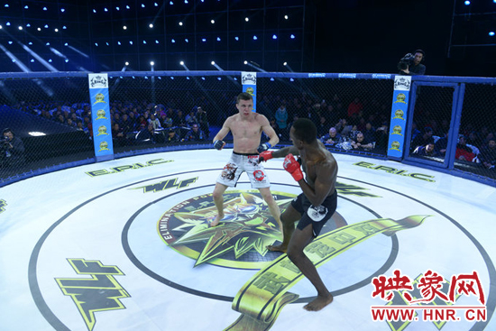 《武林籠中對(duì)》劇照 《武林籠中對(duì)》劇照