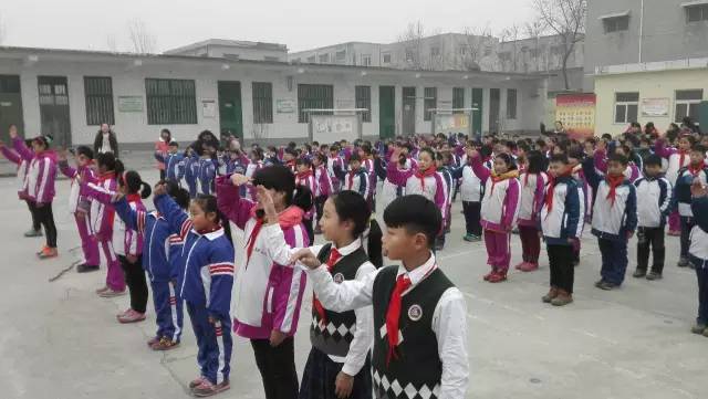 關(guān)愛留守兒童送溫暖，帶去我們冬日的關(guān)愛