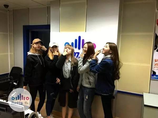 豬鼻行動(dòng)！預(yù)備……按！長(zhǎng)腿妹妹都是天然美女哦！