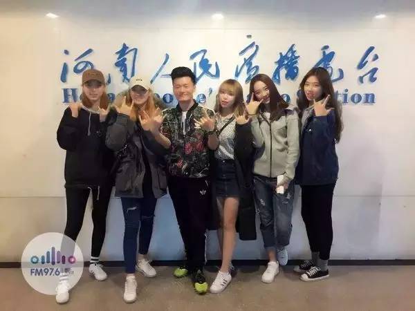 路飛終于體驗(yàn)了一回“他在叢中笑”的感覺(jué)！