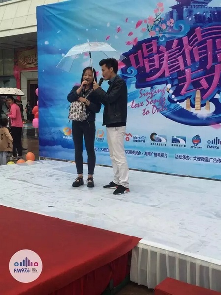 這是一位在校大學校，暗暗的喜歡純純的愛。