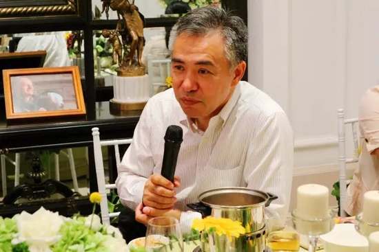 就藝術(shù)品投資收藏、人工智能、基因檢測(cè)等話題，劉東曉博士一一做了分析講解。