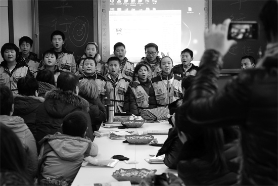 昨日的分享交流會(huì)上，孩子們集體朗誦詩(shī)歌