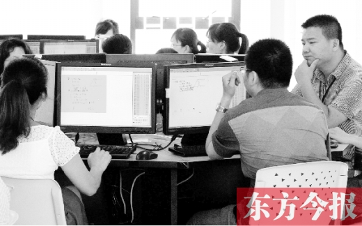 東方今報記者打探中招評卷現(xiàn)場 零分試卷全都復檢 東方今報記者打探中招評卷現(xiàn)場 零分試卷全都復檢