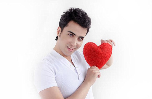 伊拉克18歲大學(xué)生自稱地球上最帥男人(網(wǎng)頁(yè)截圖)