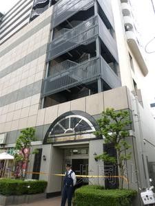 5月27日，埼玉縣蕨市一公寓樓發(fā)生疑似強(qiáng)迫殉情案，一名日本人男性和一名中國籍女性死亡。