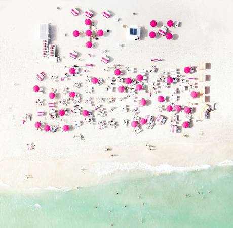 攝影師懸掛直升機(jī)外 千米高空拍海灘美景 攝影師懸掛直升機(jī)外 千米高空拍海灘美景