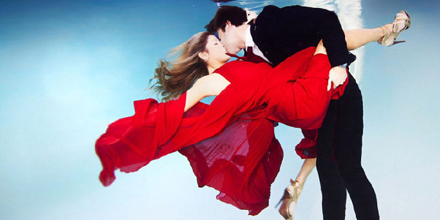 水下訂婚照成海外新潮流 水下訂婚照成海外新潮流