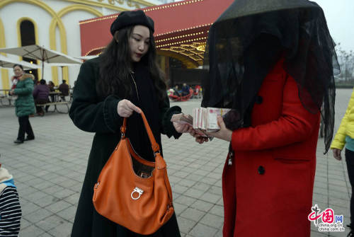 女子寫1000個(gè) 女子寫1000個(gè)